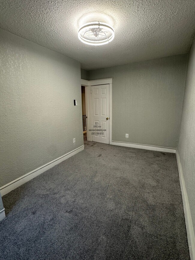 Photo - 5563 Matthews St