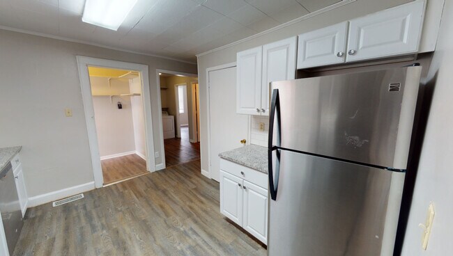 Photo - 1900 N Ball Ave Unit 1