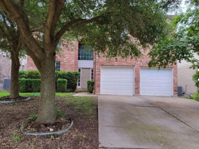 Building Photo - Charming & Spacious 4/BR 3/BR Home – Pet F...