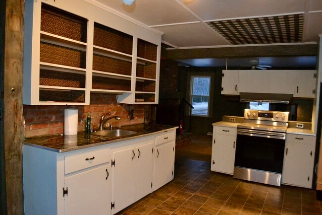 Photo - 224 E Main St