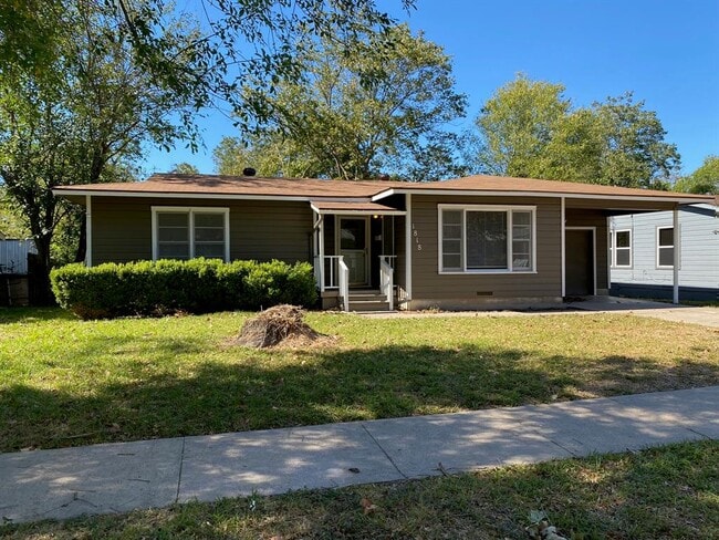 Building Photo - 1818 S 39th St