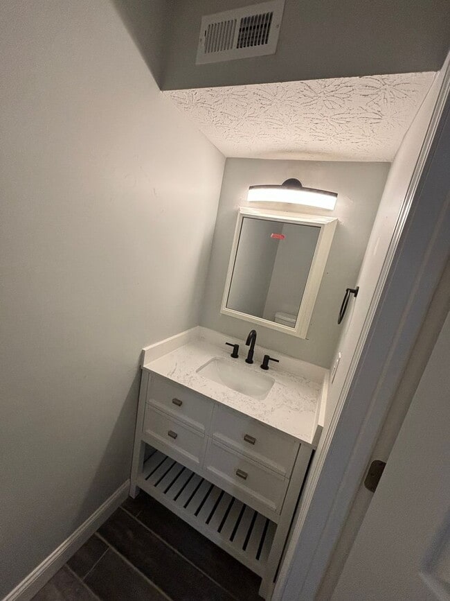 Photo - 3208 Summerhill Ln