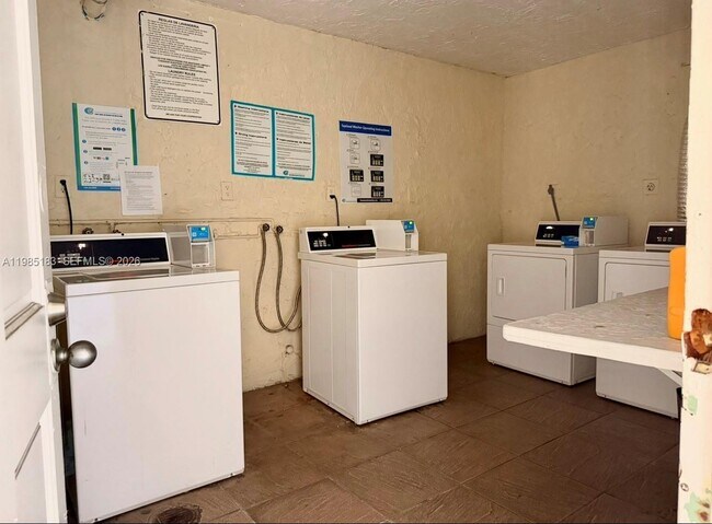 Photo - 1725 W 60th St Unit F216