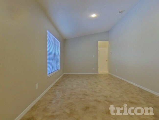 Photo - 1890 Long Pond Dr