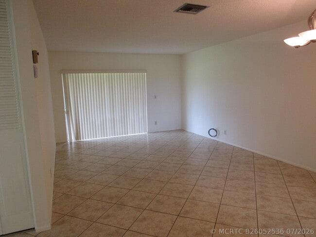 Photo - 2679 Emory Dr E