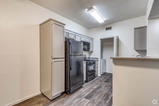 2 BR, 2 BA (Charlotte) - 1,062 SF