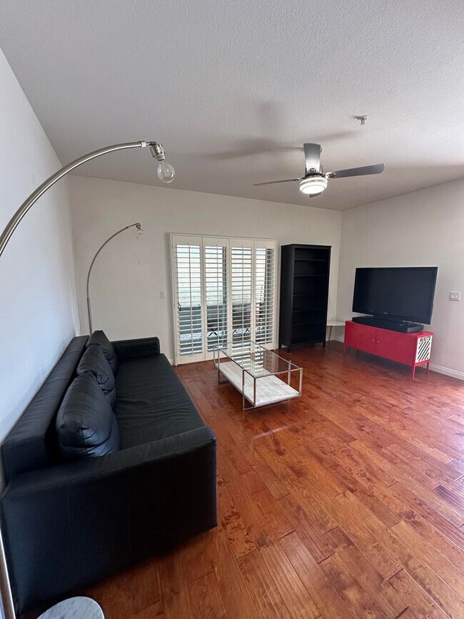 Photo - 2 bedroom Partially furnished Condo