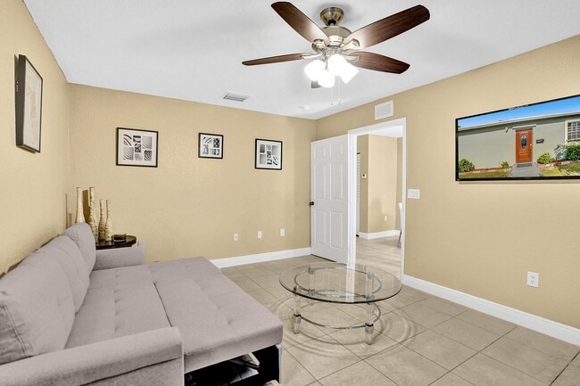 Photo - 2349 Seminole Blvd