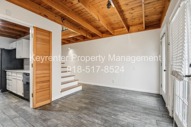Photo - 2 Bed 2.5 Bath Right off Cherry Street!!