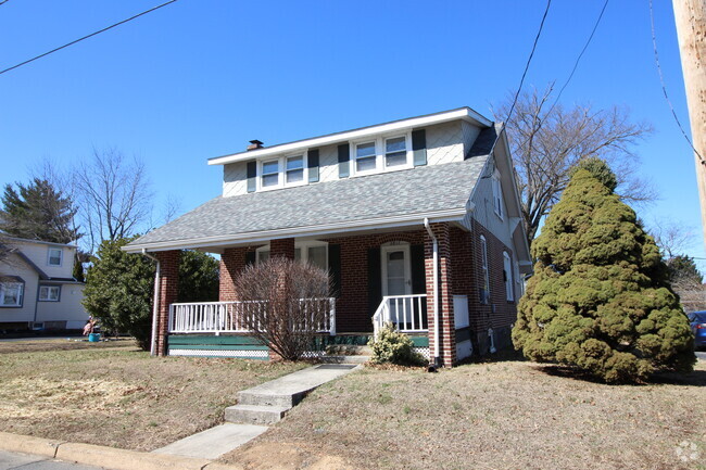 Building Photo - 2817 Centre Rd Rental