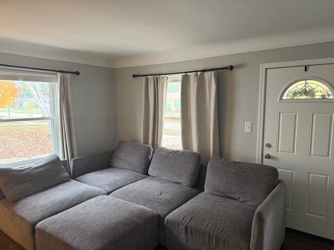 Sala de estar - 23072 Lilac St