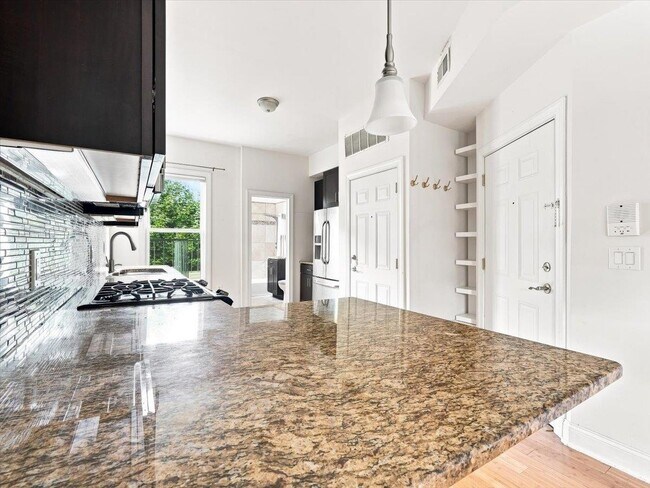 Photo - 125 Sherman Ave Unit 3L