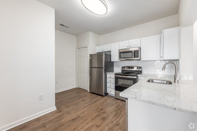 2BR, 2BA - 1,160 SF - Kitchen - The Village at Odenton Station