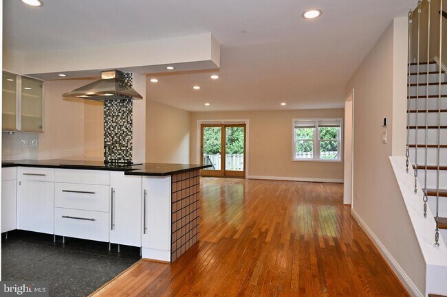 Photo - Discover an exquisite opportunity to lease a stunning end-of-row townhouse in the prestigious Bet...