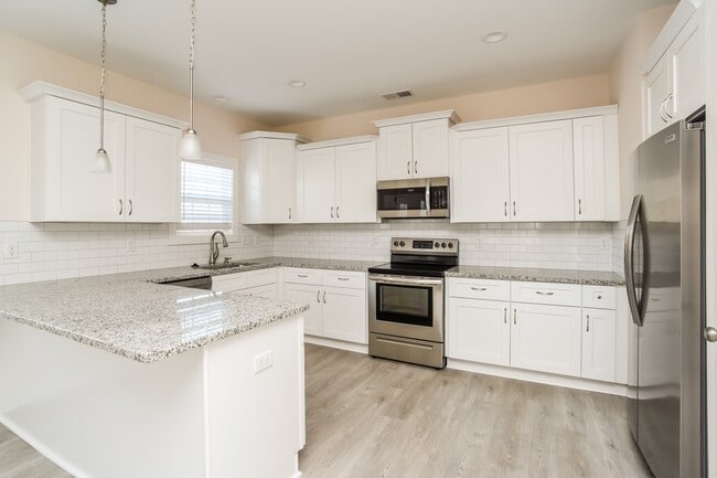 Photo - 606 E Texas Ave