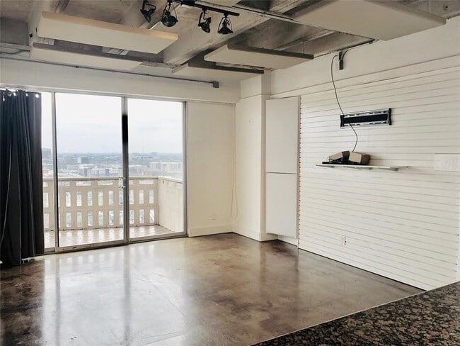 Photo - 2016 Main St Unit 1822