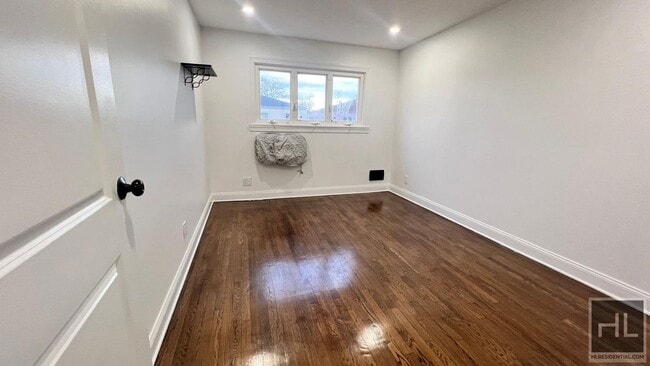 Photo - 256 STREET Unit 2