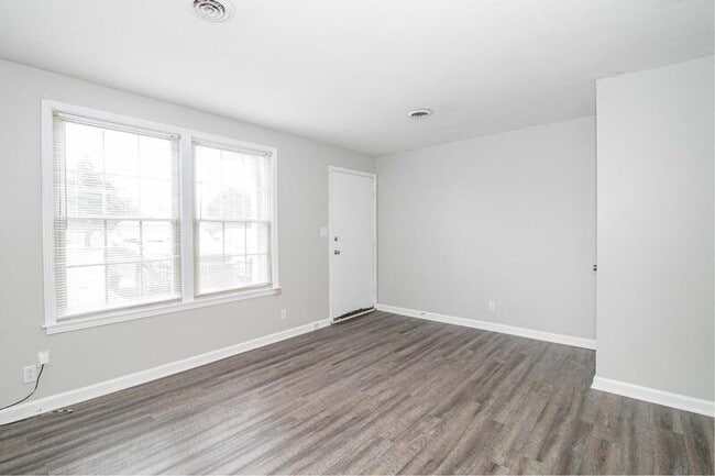 Photo - 812 Golf View Pl