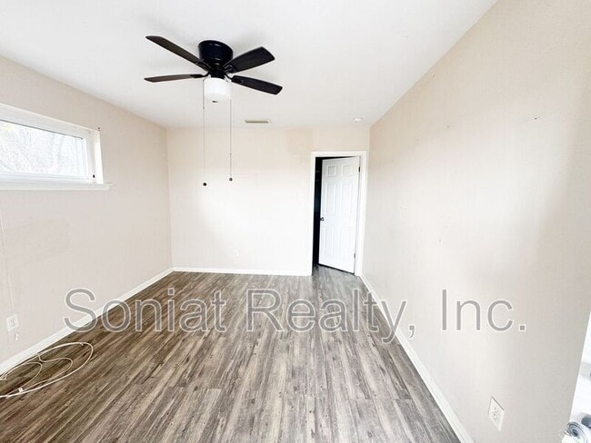 Photo - 423 S Murat St Unit Apartment A