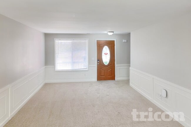 1105 Village Pkwy E