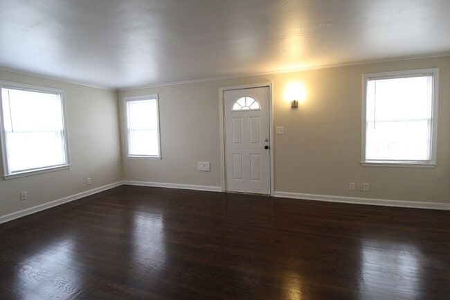 Photo - December 2025 FREE On This One Bedroom Duplex in North Kansas City