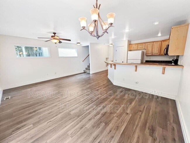 Photo - 2152 S Dorothy Ave