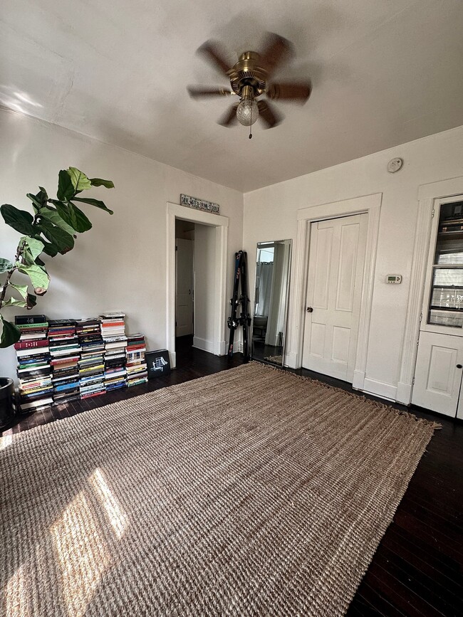 Photo - 922-924-924 E Hamilton St Unit 922