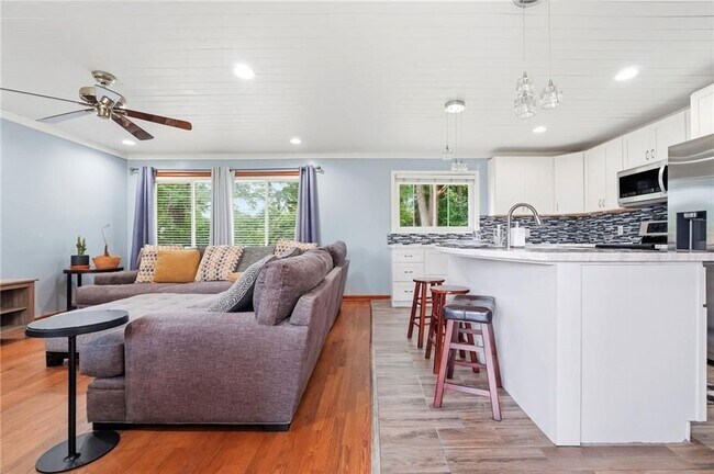 Photo - 1808 Sandy Plains Rd