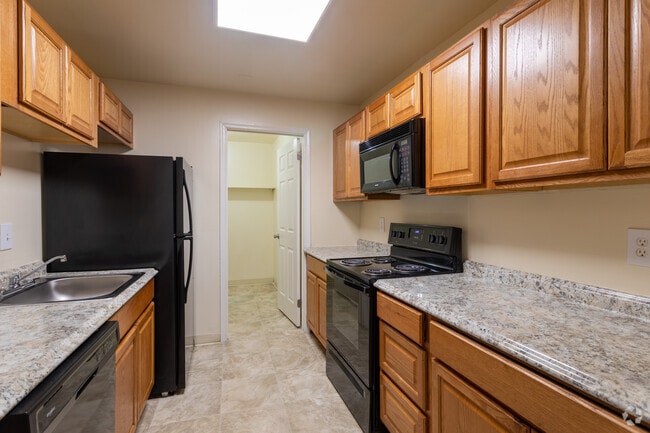 3BR, 2BA - 1200SF