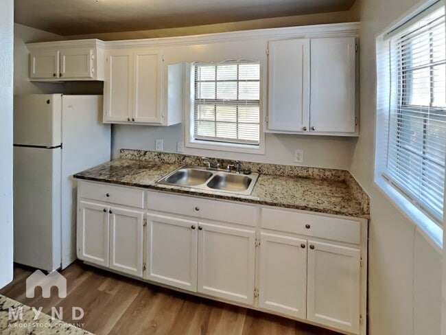 Photo - 1721 Whiting Dr
