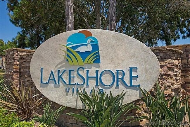 Building Photo - Pristine condo in the charming and quaint community of Lakeshore Villas 2/2 Pets OK With Owner Ap...