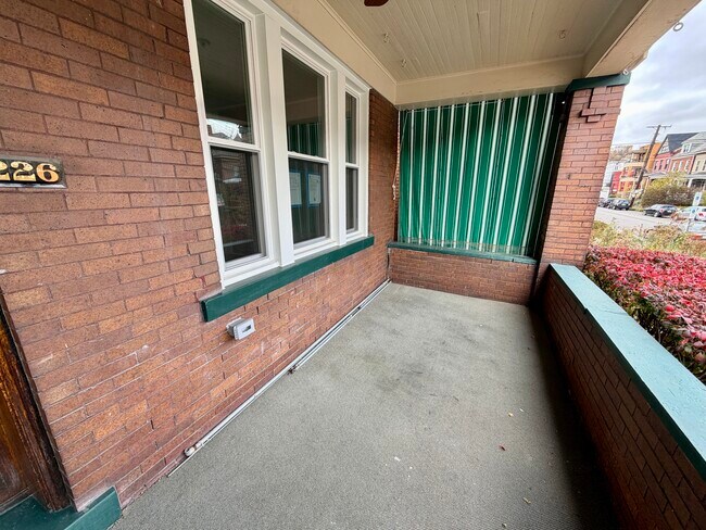 Photo - 226 Gross St