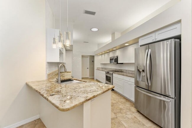Photo - 4 bedroom in Gainesville FL 32606