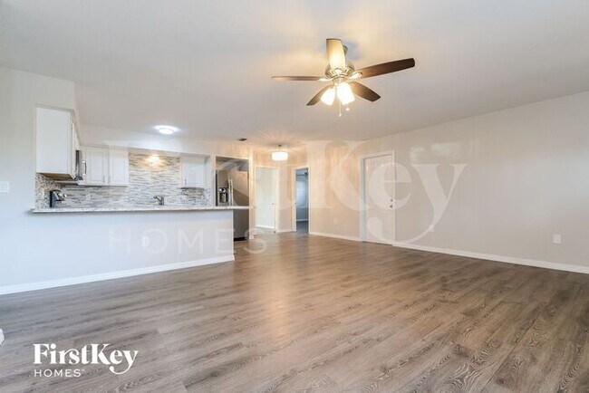 Photo - 3006 22nd Ave W