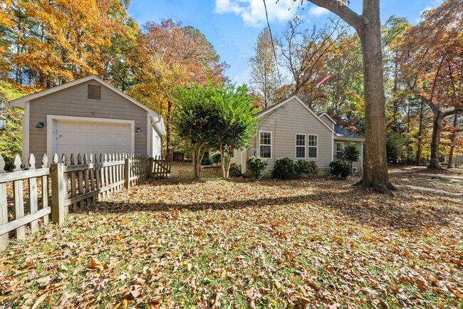 Photo - 900 Branch St