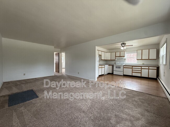 Photo - 2913 8th St N