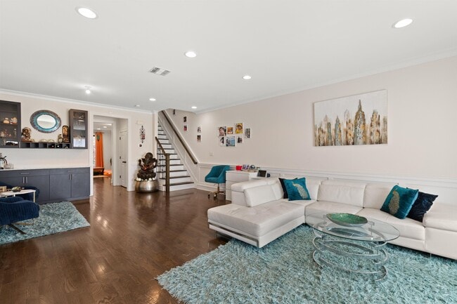Photo - 1627 John St Unit A