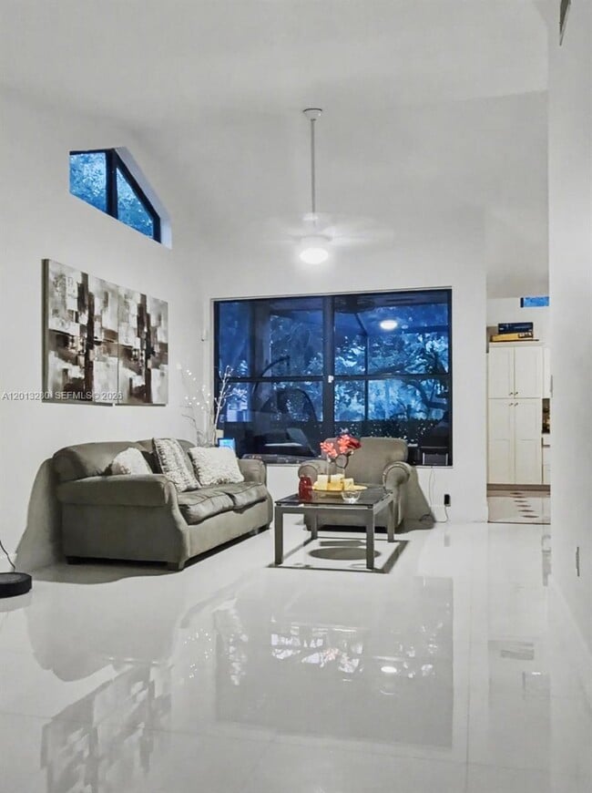 Photo - 15533 N Miami Lakeway Unit 201