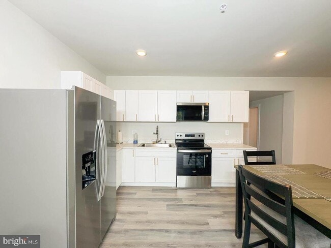 Photo - 6717 Glenhurst Dr