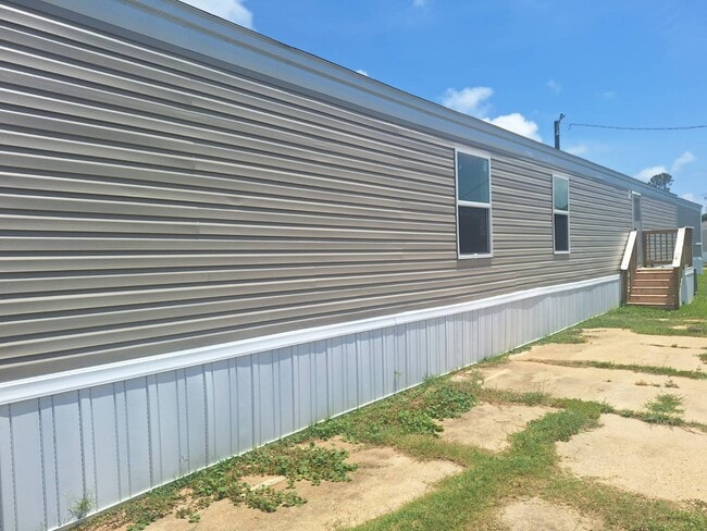 Photo - 1901 Switzer Rd