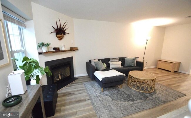 Photo - 138 Creekside Ct