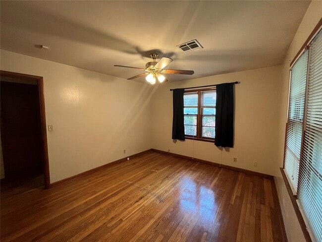 Photo - 511 Fleetwood Dr