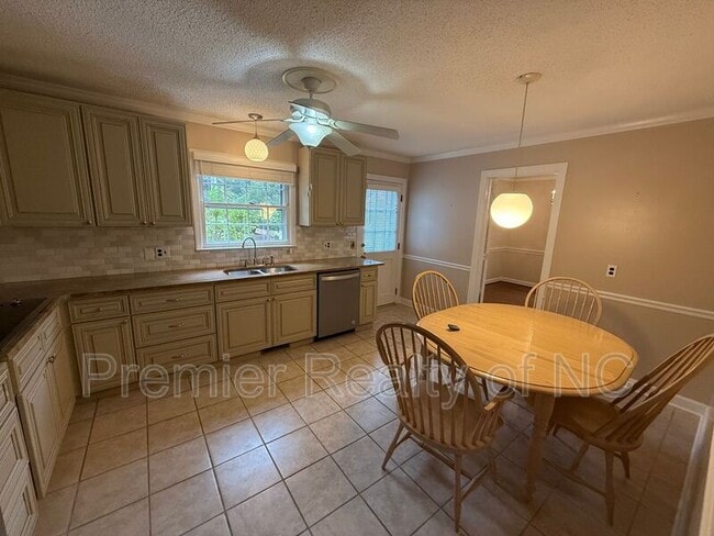 Photo - 1128 Partridge Ln