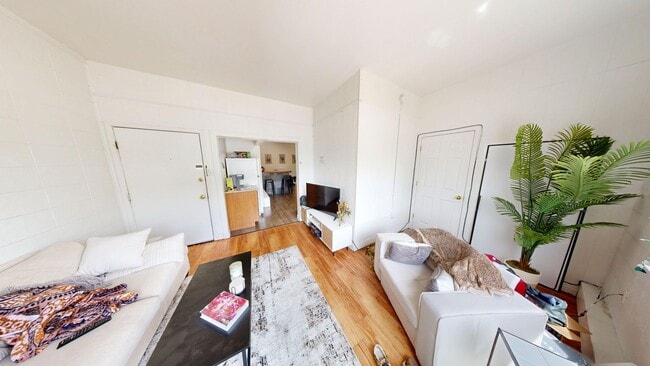 Photo - 1105 11th St Unidad 1105 11th St. #4