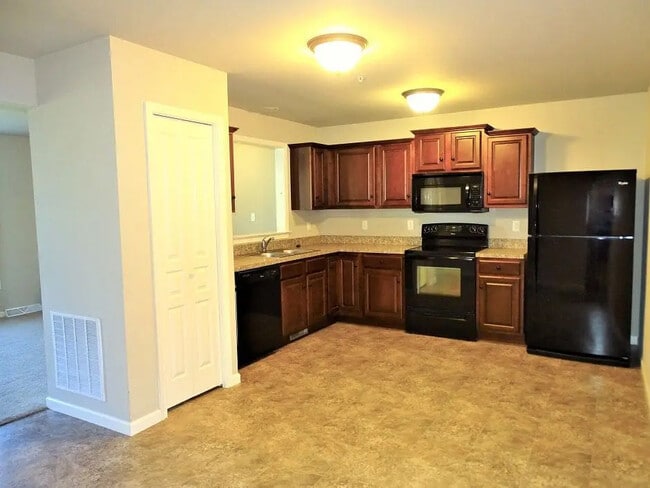 Photo - 945 Woodridge Dr