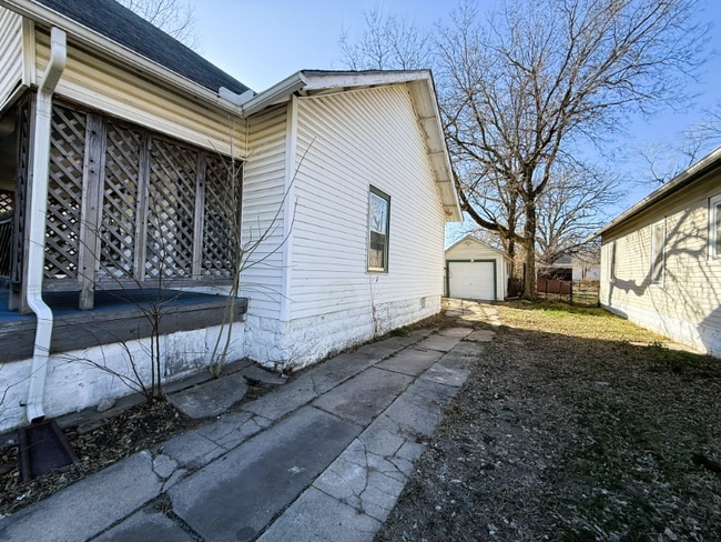 Photo - 1739 S Water St