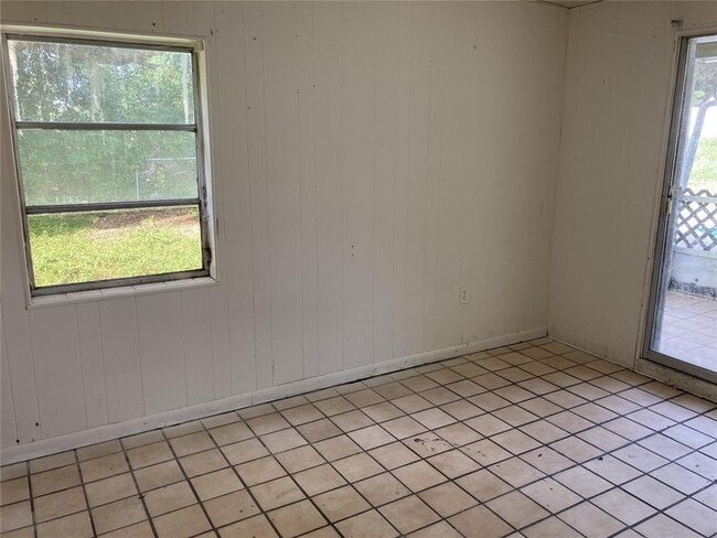 Building Photo - 1545 Kings Ct