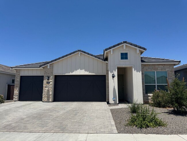 SINGLE LEVEL HOME IN CAMINO LAGO - SINGLE LEVEL HOME IN CAMINO LAGO