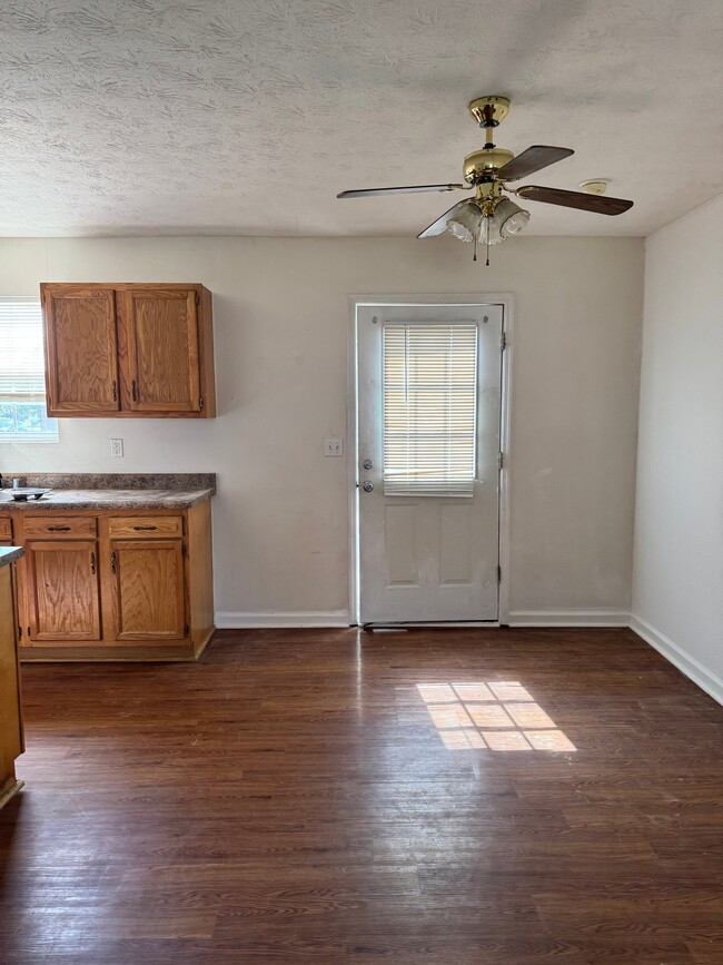 Photo - 910 Weeping Willow Dr Unit 6