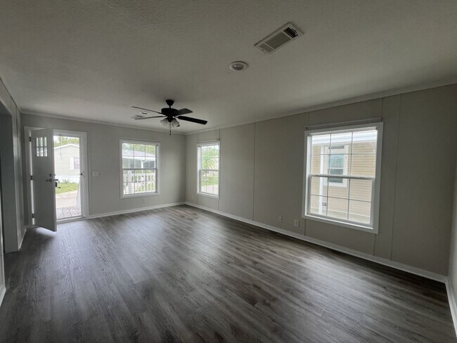 Photo - 266 Mongoose Ln